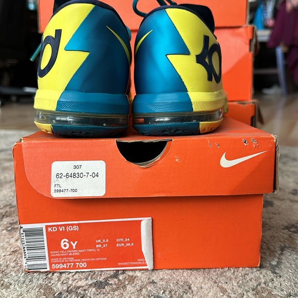 Nike KD VI (GS) 6Y Sonic Yellow/Mid Navy. - Picture 6 of 6